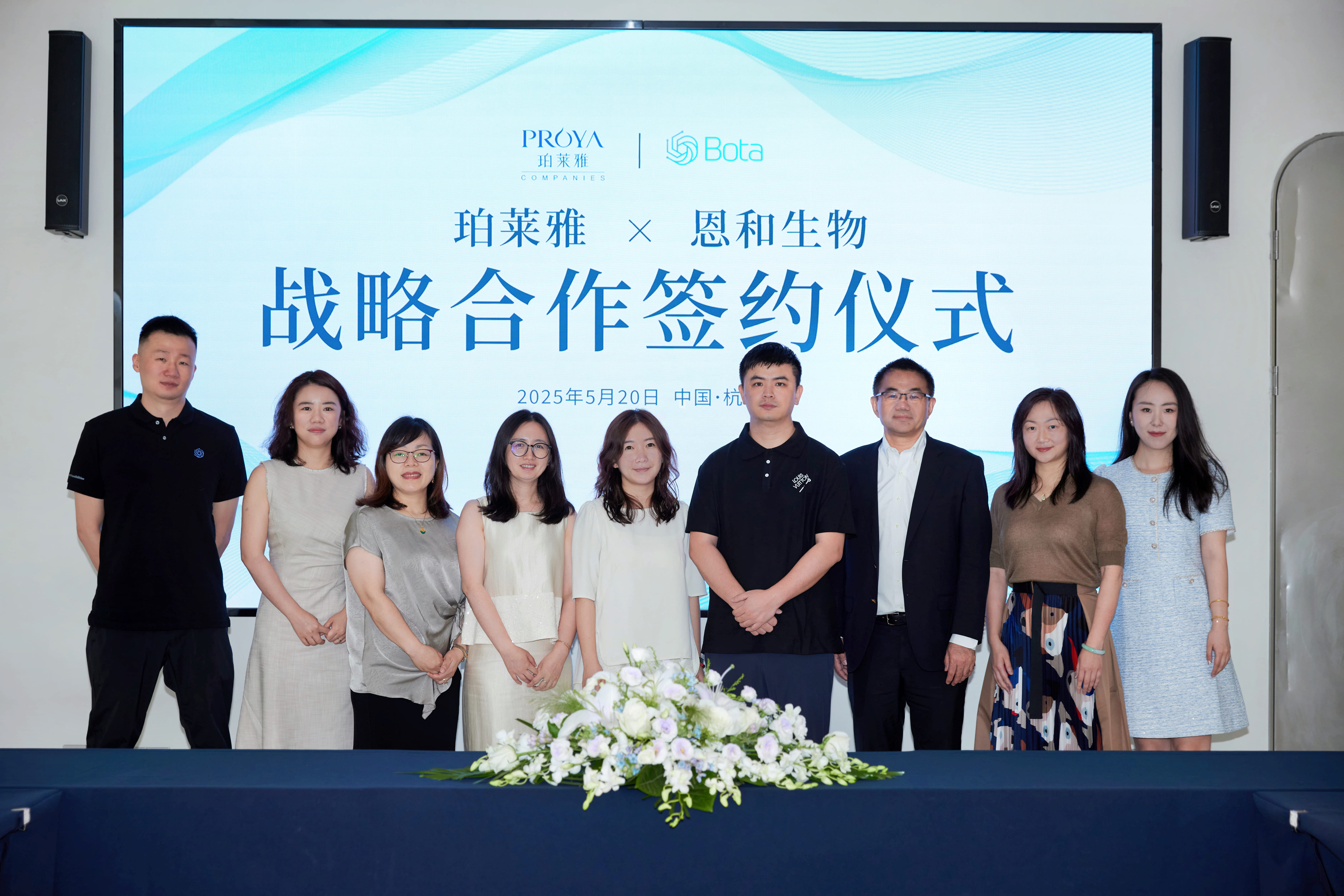 ${videoItem.getCoverImage().getAlt()}