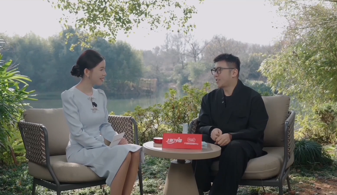 ${videoItem.getCoverImage().getAlt()}