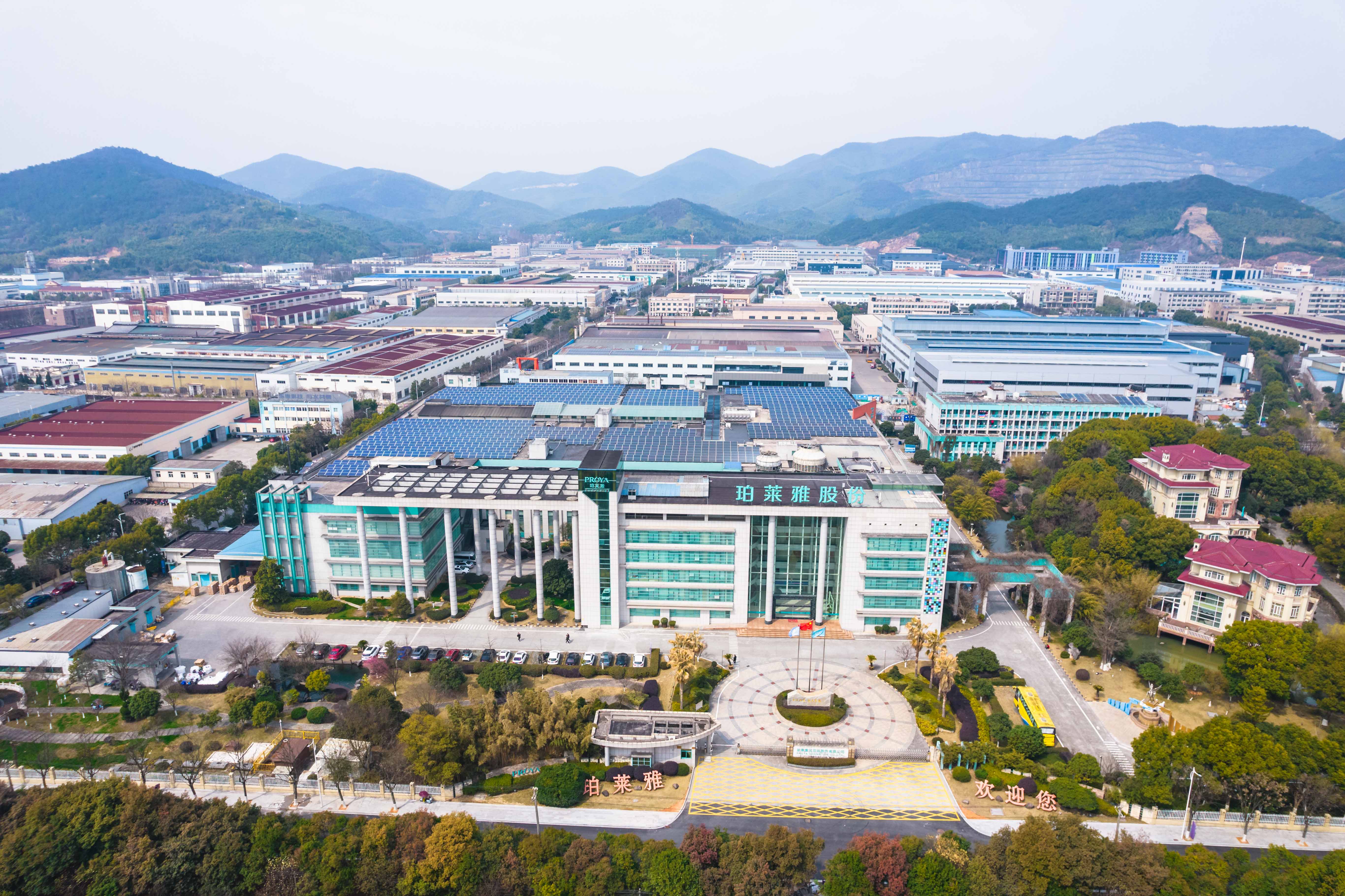 ${videoItem.getCoverImage().getAlt()}